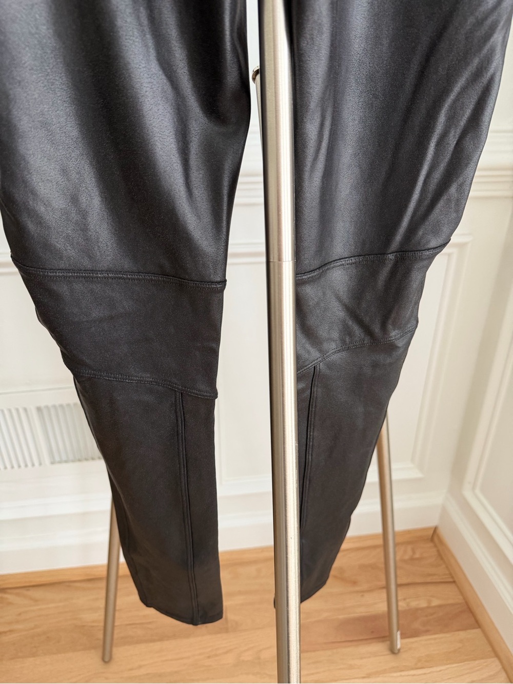 SPANX Moto Faux Leather Leggings in Black Size Large - Picture 8 of 9
